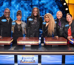 Philip Bailey Instagram - #repost • @earthwindandfire ⚡️⚡️⚡️ You will NOT BELIEVE 😆 what happens when we join our better halves on @familyfeudabc with @iamsteveharveytv this Tuesday, July 30th at 8/7c on ABC!  Also streaming on @hulu!
#celebrityfamilyfeud