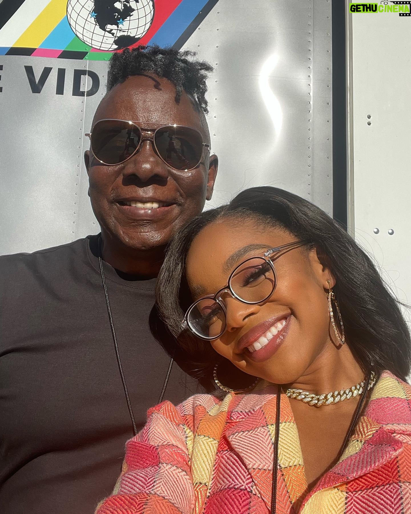Philip Bailey - 3K Likes - Got a chance to see my beautiful family @marsaimartin today at the #juneteenth celebration š