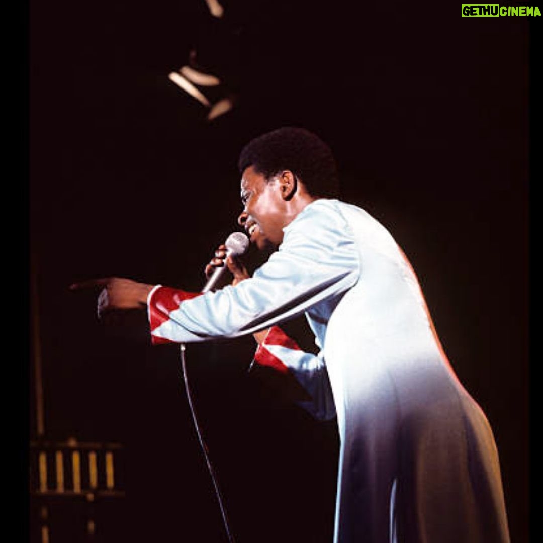 Philip Bailey - 1.2K Likes - #TBT Thankful for 𝒕𝒉𝒆 𝒗𝒐𝒊𝒄𝒆, 𝒕𝒉𝒆 𝒊𝒏𝒔𝒕𝒓𝒖𝒎𝒆𝒏𝒕! 🙏🏿