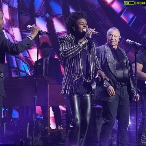 Philip Bailey - 1.2K Likes - Reposting from @americanidol What an incredible performance with @theejaycopeland!
🌎💨🔥
