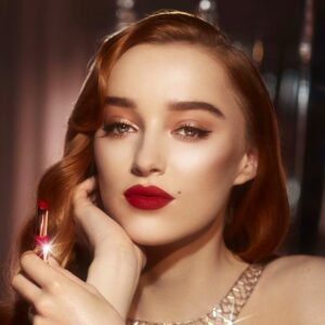 Phoebe Dynevor Instagram - ❤️