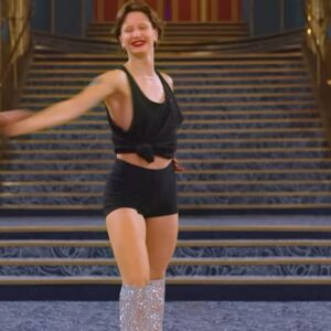 Piche Instagram - Jour J !  Les athlètes du cabaret @fantasma.show vous apprennent les bases pour être en forme olympique 😅

De quoi lâcher ses meilleurs moves pendant la cérémonie 🕺