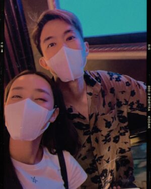 Pichukkana Wongsarattanasin Instagram - เป็นเดทที่สู้ชีวิตมาก 💕😅 รถติดจนต้องหาที่จอดรถ ขึ้นรถไฟฟ้า วิ่งเข้าโรงหนัง กินข้าวต่อเพราะดันลืมว่าไม่ได้จอดรถที่นี่ รีบกลับมาเอารถเพราะฝนจะตกอีก @paipartith  น่าฮัก😂❤️