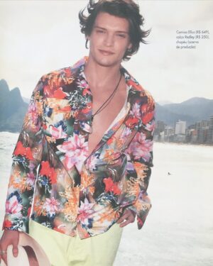 Pierre Baitelli Instagram - Um Dump - TBT de outra era. Entre os 15 e 20 anos. Quando o que eu mais ouvia das pessoas era: “como vc é andrógeno” e sofria. Pelo menos tirava uns trocos. #tbt🔙📸