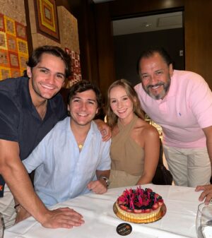 Pietro Fittipaldi Instagram - Happy birthday superstar, love you @valentina.fitti 😘❤️!!! Future Oscars winner, looking forward to you dedicating the award to me 👍🏼🙏🏼