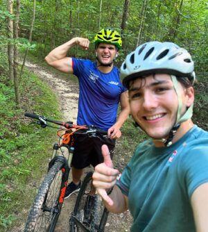 Pietro Fittipaldi Instagram - Treinando para olimpíadas de bicicleta. 🚲⛰️🇧🇷