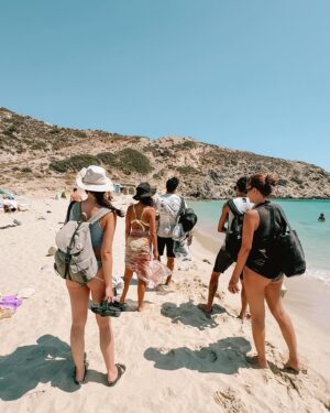 Pinelopi Plaka Instagram - Δονούσα μάγισσα 🧿🤍____________________________________________________#summerstory #mysummer #vacation #islandlife #free #freedom #makingmemories