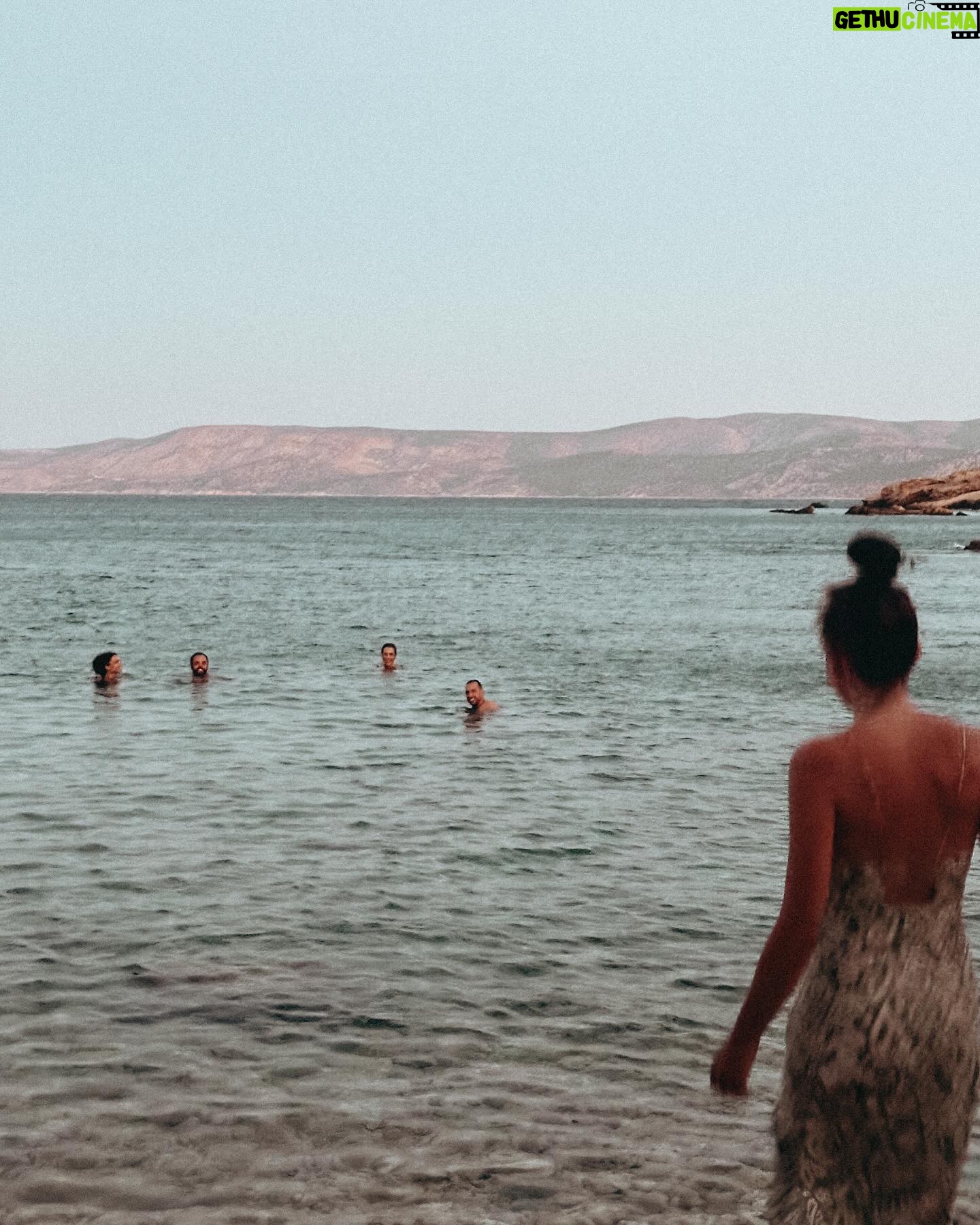 Pinelopi Plaka - 8.1K Likes - Ξημέρωμα στο Κουφονήσι. Η νύχτα σβήνει μόνο με βουτιά. Με ότι έχει ο καθένας. Με μπλουζάκια ή χωρίς. Με εσώρουχα ή χωρίς. Το καλύτερο ντεπόν μετά από ξενύχτι! 🤍🧿_____________________________________________________
#sunrise #summer #summertime #makingmemories #cyclades #island #islandlife #allnight #feelfree