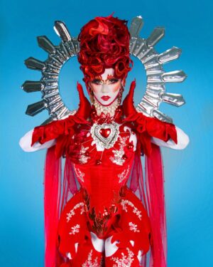 Pixie Pixie Instagram - ROJO!.. como el Sagrado Corazón de Jesús ✝️❤️‍🔥… rojo sangre , pasión!, rojo  puton!…

Cabello 💇🏻‍♀️ @isaacklira 
Resplandor @balam_luna 
Vestuario Yo con colab corset @lalozavalaofficial 

Fotografía y dirección C
@adolforamirezpersonal / @adolforamirezphoto 
Asistente de cámara  @lalomainer
.
.
.

#dragqueen #drag #gay #makeup #lgbt #rupaulsdragrace #instagay #dragrace #rpdr #queer #instadrag #pride #lgbtq #dragqueens #dragmakeup #dragshow #rupaul #dragqueensofinstagram #gayboy #dragqueenmakeup #love #fashion #makeupartist #mua #art #localqueen #dragartist #gaypride