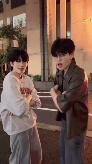 Pongsapak Oudompoch Instagram - Walk with my bro @ppnaravit 

@nct127 
#NCT127 #WALK #NCT127_WALK
#삐그덕 #NCT127_삐그덕
#NCT127_삐그덕_Walk