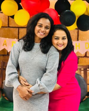 Pooja Murthy Instagram - 🫶🏽 Friends are the family we choose, and I am really greatful for mine 🥰 We laugh together, cry together, make memories together that last forever ❤️ @chitra_dev_palani @malavika_manoharan05 @arpitha.__.srinivas Thank u girls for making dis birthday a memorable one 🥰

#latepost #birthdaygirl #birthdaycelebrations #friendshipgoals #friendslikefamily #love #memories #forever #togeatherforever #simpleandcute #celebration