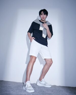 Poompat Iam-samang Instagram - Waka waka Skechers | SPYxFAMILY 
@SKECHERSTH 

#SkechersTH #SkechersSPYxFAMILY