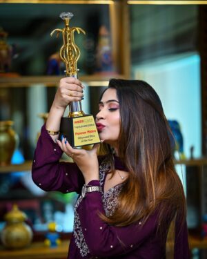 Poonam Mishra Instagram - Thank you so much @inside_cover_ ….
A big thank you to all my family (fans and lovely audience) for all your constant love and support ….
I love you all….
Mua @u_bonita_by_swikrutee_ 
P.c: @keshab_raaz
