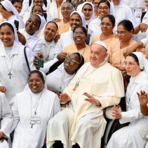Pope Francis Instagram - EN: All of us sometimes find ourselves, in life, in situations beyond our strength and ask ourselves: “How can I cope with this situation?”. It helps, in such cases, to remember that “With God nothing will be impossible” (Lk 1:37). And if we believe this, we will perform miracles.

PT: Cada um de nós por vezes se encontra em situações na vida que estão além das próprias forças e se pergunta: “Como posso lidar com esta situação?”. Ajuda, nestes casos, recordar que “nada é impossível para Deus” (Lc 1,37). Se acreditarmos nisso, faremos milagres.

ES: Cada uno de nosotros se encuentra a veces, en la vida, en situaciones que superan sus fuerzas y se pregunta: “¿Cómo puedo hacer frente a esta situación?”. Ayuda, en tales casos, recordar que “nada hay imposible para Dios” (Lc 1,37). Si creemos esto, haremos milagros.

IT: Ognuno di noi si trova a volte, nella vita, in situazioni superiori alle proprie forze e si domanda: “Come posso affrontare questa situazione?”. Aiuta, in questi casi, ricordare che “nulla è impossibile a Dio” (Lc 1,37). Se noi crediamo questo, faremo miracoli.

DE: Jeder von uns sieht sich manchmal mit Situationen konfrontiert, die die eigenen Kräfte übersteigen, und fragt sich: “Wie kann ich damit umgehen?”. Dann hilft es, sich daran zu erinnern, dass “für Gott nichts unmöglich ist” (Lk 1,37). Wenn wir das glauben, werden wir Wunder tun.