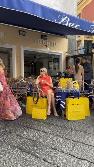 Poppy Delevingne Instagram - Girl therapy with #Mytheresa.