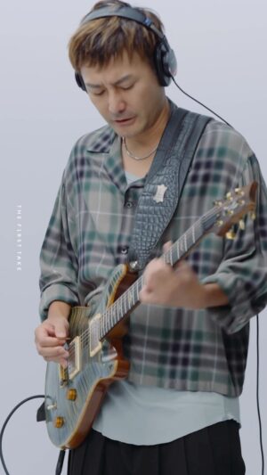 Porno Graffitti Instagram - 9月20日に「THE FIRST TAKE」にて披露した「アゲハ蝶」の一部を公開！

パンデイロ・フルート・ドラム・ベース・ウーリッツァー・弦楽器と共に原曲とは一味違った「THE FIRST TAKE」だけのオリジナルアレンジの「アゲハ蝶」をぜひご覧下さい！

Our performance of "Agehachou"(Swallowtail) performed at "THE FIRST TAKE" on September 20 is now available to watch!

#PORNOGRAFFITTI
#ポルノグラフィティ
#アゲハ蝶
#Agehachou
#THEFIRSTTAKE
#ポルノ25周年