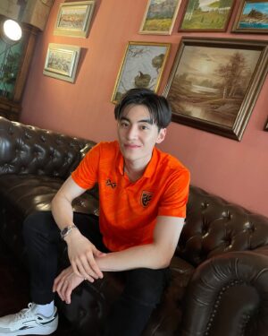 Pornpawit Putthisethakul Instagram - Warrix Sport Style เสื้อกีฬาที่จะพาคุณพร้อมเชียร์
เเละเป็นกำลังใจ ให้ฟุตบอลไทยเราไป สู่ world cup ระดับโลก⚽️❤️
#WarrixSports #SportyStyle #SportLover