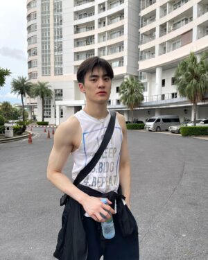 Pornpawit Putthisethakul Instagram - Feel the SUN and know how hot it is , like feel the confidence and know how cool it has 🔥😎😁 #BeAthletic #StrongManAlways #BeYourOwnGreatness