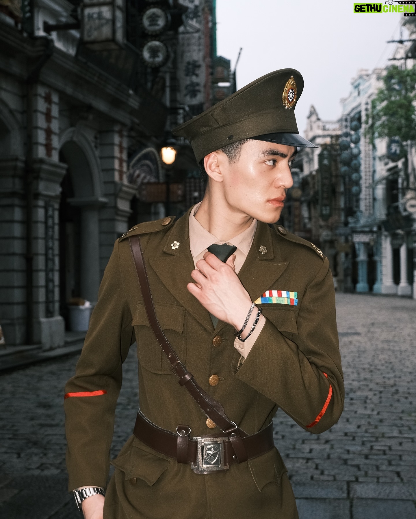 Pornpawit Putthisethakul - 6.4K Likes - China style solder in 1906s , just protected all love by his soul ❤️🥰👊🏽 #1900s #ChineseStyle #OldStyle