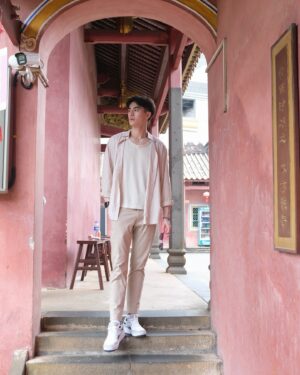 Pornpawit Putthisethakul Instagram - I tell myself everyday : Be Better in all behavior that might crash someone’s feeling 😎😍 #BeBetterVersionOfYourself #ChinaTravel #放假放假