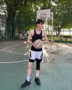 Pornpawit Putthisethakul Instagram - ✨ **KAI 1** ครั้งนี้กลับมาในลุคสีดำ **TRIPLE BLACK** สุดคูล! 😎 
ลิมิเต็ดแบบเฉพาะตัว ใครอยากมีสไตล์โดดเด่น ไม่ซ้ำใคร รีบเลย! ของมีจำนวนจำกัด! 🚀
🔥 **อยากเท่ห์แบบไม่เหมือนใคร?** คลิกเลย! ➡️ 
https://forms.gle/XVhVRV5bk4QJPj9u5) 🔥
⏳ **หมดแล้วหมดเลยนะครับ!!
 #ANTA #ANTAThailand
#KeepMoving #LetsGoTH
@kyrieirving #KyrieIrving #ไครี่เออร์วิง #KAI1