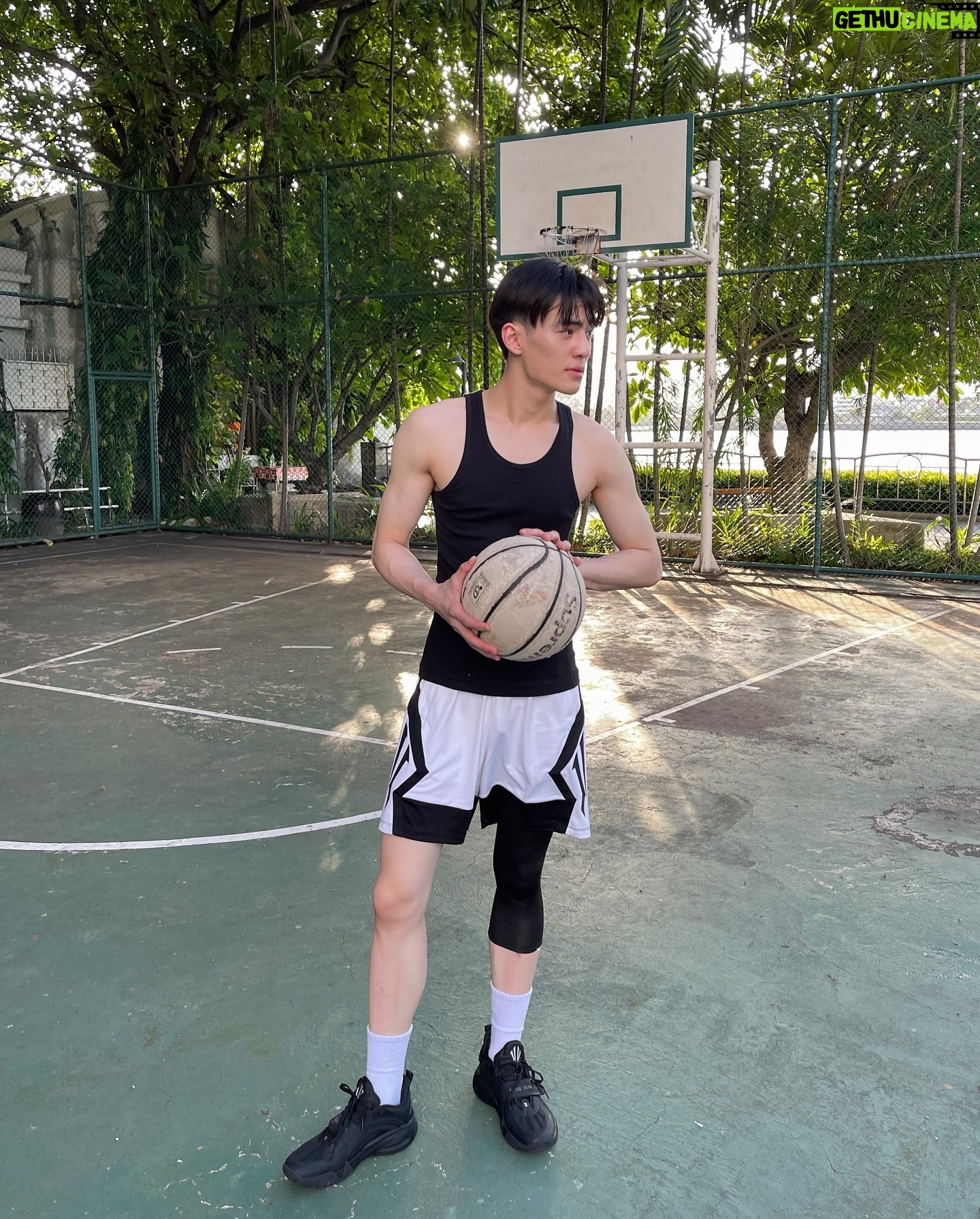 Pornpawit Putthisethakul - 3.7K Likes - ✨ **KAI 1** ครั้งนี้กลับมาในลุคสีดำ **TRIPLE BLACK** สุดคูล! 😎
ลิมิเต็ดแบบเฉพาะตัว ใครอยากมีสไตล์โดดเด่น ไม่ซ้ำใคร รีบเลย! ของมีจำนวนจำกัด! 🚀
🔥 **อยากเท่ห์แบบไม่เหมือนใคร?** คลิกเลย! ➡️
https://forms.gle/XVhVRV5bk4QJPj9u5) 🔥
⏳ **หมดแล้วหมดเลยนะครับ!!
#ANTA #ANTAThailand
#KeepMoving #LetsGoTH
@kyrieirving #KyrieIrving #ไครี่เออร์วิง #KAI1