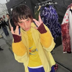 Porter Robinson Instagram - SMILE! :D TRACKLIST ————->

1) Knock Yourself Out XD
2) Cheerleader
3) Russian Roulette
4) Perfect Pinterest Garden
5) Year of the Cup
6) Kitsune Maison Freestyle
7) Easier to Love You
8) Mona Lisa (ft. @thefrostchildren)
9) Is There Really No Happiness?
10) Everything to Me