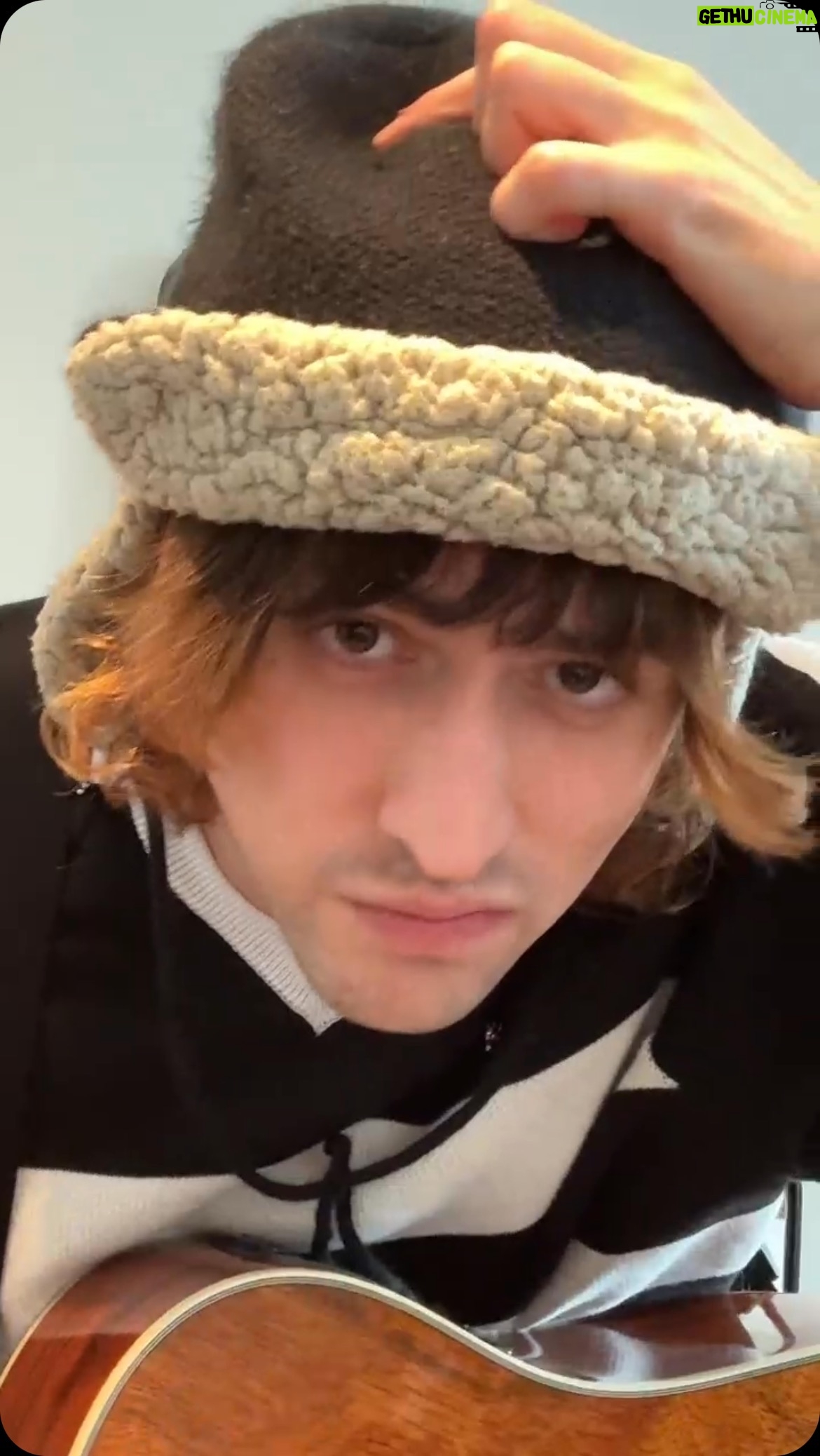 Porter Robinson - 17.3K Likes - everybody’s just trying to look good trying not to feel bad