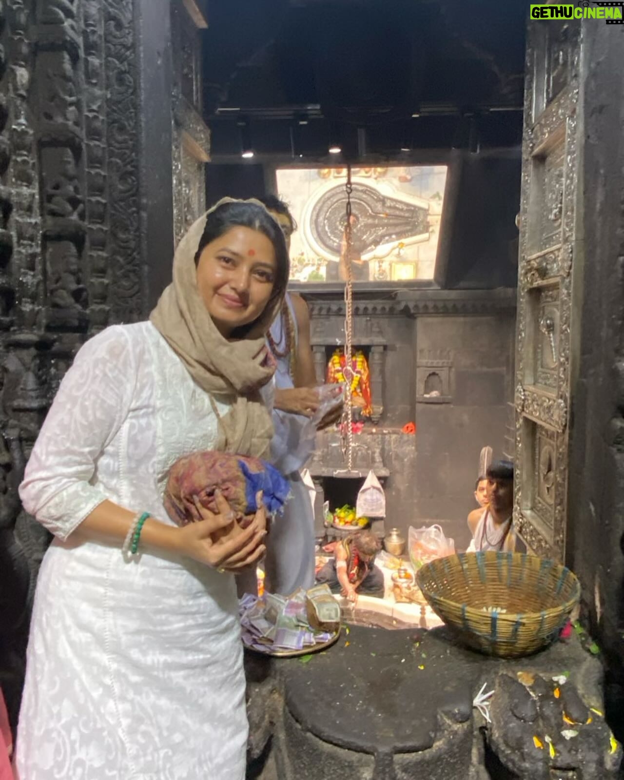 Prajakta Mali - 205.6K Likes - त्र्यंबकेश्वर - नाशिक…🔱
१२ ज्योतिर्लिंगांची यात्रा करायचं ठरलय.
दुसरं ज्योतिर्लिंग दर्शन पुर्ण. 😌
.
आज श्रावण मासारंभ… पुढची यात्रा लवकर पुर्ण व्हावी हेच “देवादी देव - महादेवांकडे” प्रार्थना 🙏.
.
#महादेव #दासी #प्रेम #शिव #शिवोऽहम् #सदाशिव #श्रावण #prajakttamali
