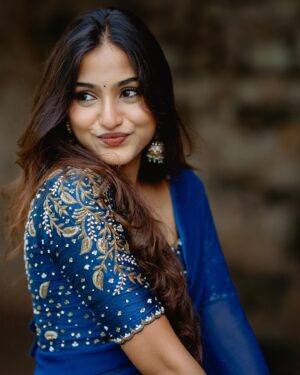 Pranavi Manukonda Instagram - 💫♥️

Wearing: @elegant_threads_by_salma
PC: @rollingcaptures
MUAH: @bridal_makeup_vijayawada