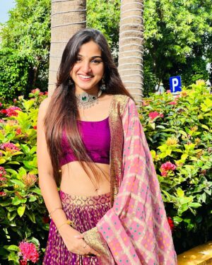 Pranavi Manukonda Instagram - Hayyoda 🙈💕

Wearing: @myriti 
Jewellery: @petalsbyswathi
