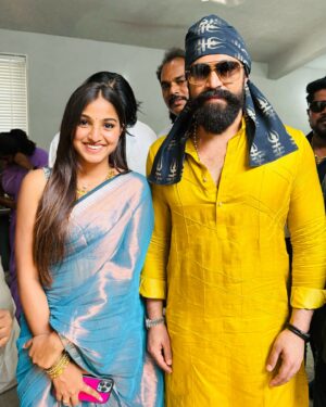 Pranavi Manukonda Instagram - @thenameisyash ✨♥️

#grateful #kgf #yash