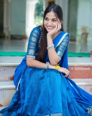 Pranavi Manukonda Instagram - Happy varalakshmi vratam✨♥️

Wearing: @likkis_boutique 
PC: @1000pixelsbyvarma