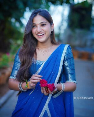 Pranavi Manukonda Instagram - Happy varalakshmi vratam✨♥️

Wearing: @likkis_boutique 
PC: @1000pixelsbyvarma