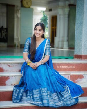Pranavi Manukonda Instagram - Happy varalakshmi vratam✨♥️

Wearing: @likkis_boutique 
PC: @1000pixelsbyvarma
