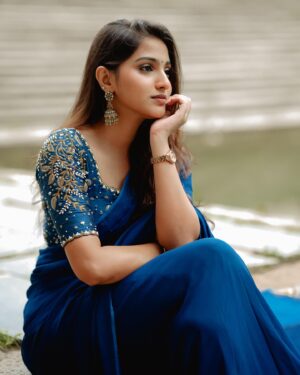 Pranavi Manukonda Instagram - 💫♥️

Wearing: @elegant_threads_by_salma
PC: @rollingcaptures
MUAH: @bridal_makeup_vijayawada