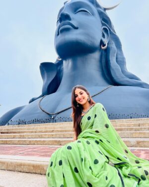 Pranavi Manukonda Instagram - Om namah Shivaya🙏🏻✨♥️

Wearing: @shilpacouture 

@isha.foundation @sadhguru 
#ishafoundation #sadhguru #adiyogi #shiva #coimbatore