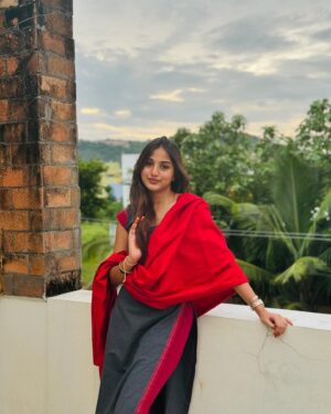 Pranavi Manukonda Instagram - 🍀♥️

My designer: @shilpacouture ✨

#traditional #love #chittoor #instagood #instadaily