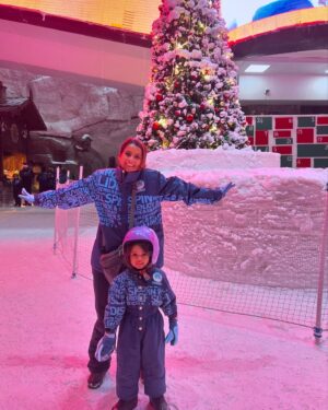 Pranitaa Pandit Instagram - Happy 4th birthday to the light of my life! 🌟 Every moment, every heartbeat, every bit of me revolves around you, my precious girl. There’s no greater joy than seeing your smile; it’s worth more than anything in this world. Your happiness is my ultimate treasure, and I am endlessly grateful for every beautiful day with you. I love you beyond words, my life. 💖 
@anysshapanditt