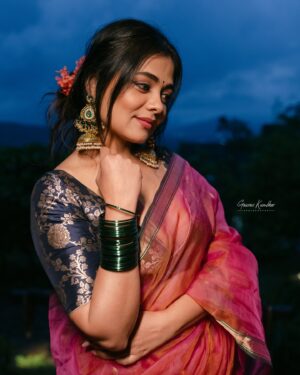 Prarthana Behere Instagram - 🌸♾️
.

Mua @jyotsnapokale_makeupartist
Outfit @anushricreations12
captured by @gauravkumbharphotography_
videographer @pscreativefactory
shoot styled and managed by @sheetalpatil1107
Drepping by @nilam_art1687
location @chavni.lohagad