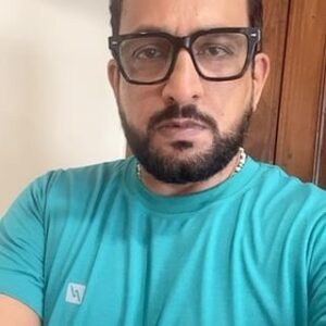Actor Prasad Oak HD Instagram Photos and Wallpapers August 2024