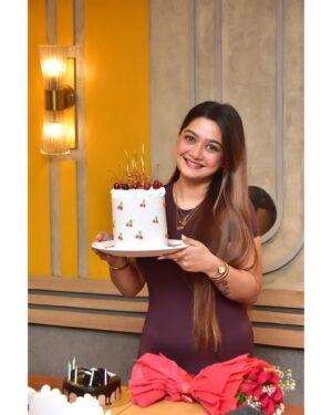 Pratyusha Paul Instagram - Birthday dump 🥂 
Thanks to each one of you for taking out time to come and surprise me, I’m truly grateful for your love, but a special shoutout to my mamma bear for arranging everything and also she made sure that I didn’t find out what planning was happening behind my back, if you know me you know how much of a task it is to surprise me but she managed to do that also, i love you Maa, you’re the best ❤️