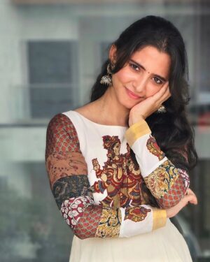 Preethi Asrani Instagram - 🐚
.
.
In love with this Kalamkari by @labelswarupa ❤️✨️