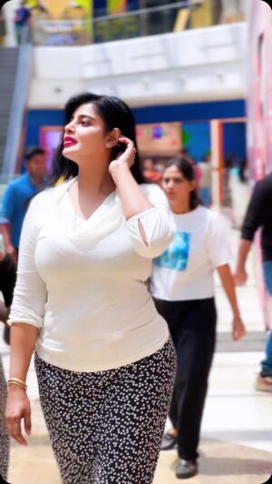 Preethi Kitchappan Instagram - Vacation diaries lulu Bangalore

#vacation #orionmallbangalore #lulubangalore #shopping #reels #fyp #instagram #instareels #instagood #instamood #explore #trending #tamilmusic #desi #southindianfashion #bangalore #karnataka #tamil #musik