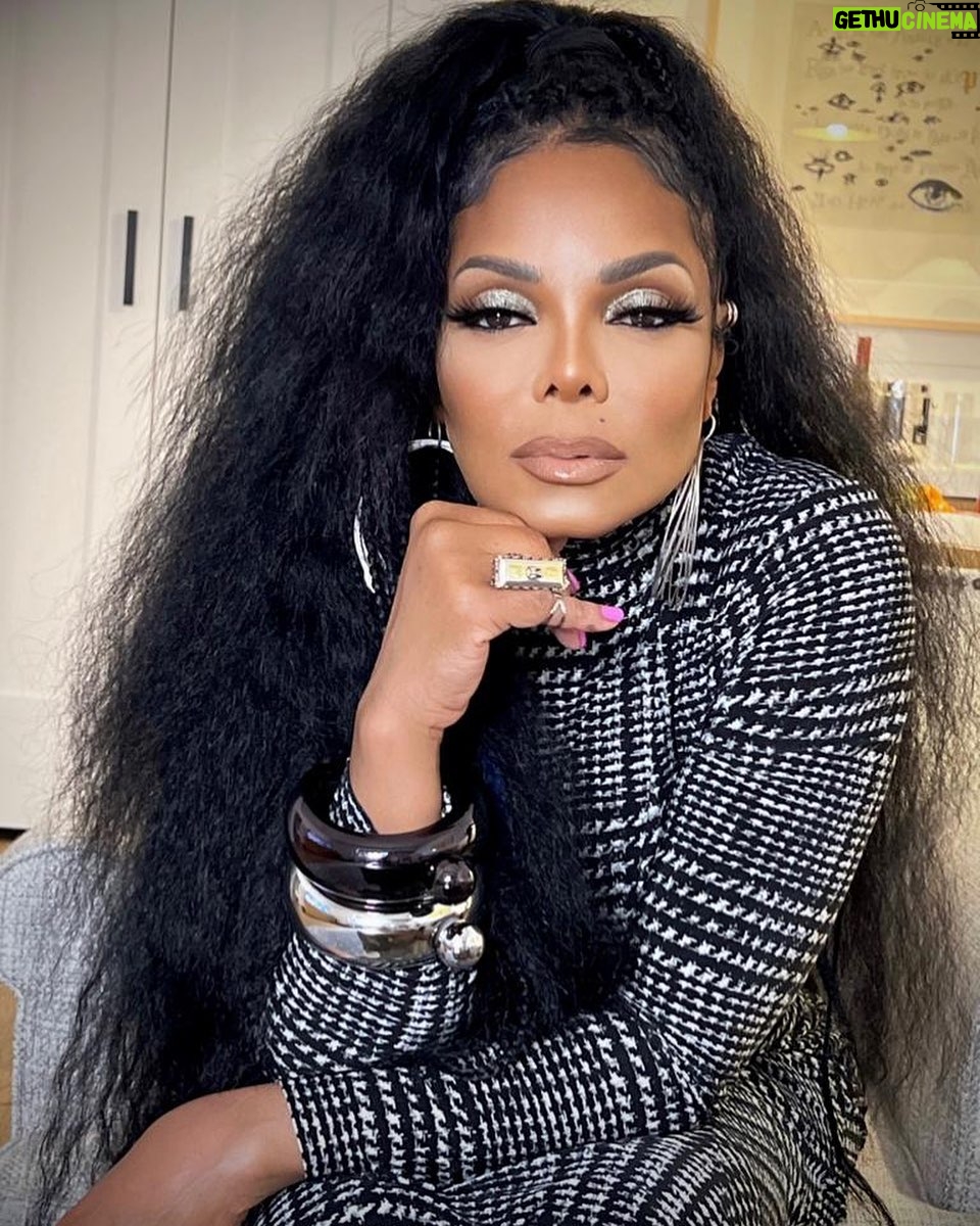 Preston Meneses - 12.5K Likes - Queen tingz @janetjackson #makeup