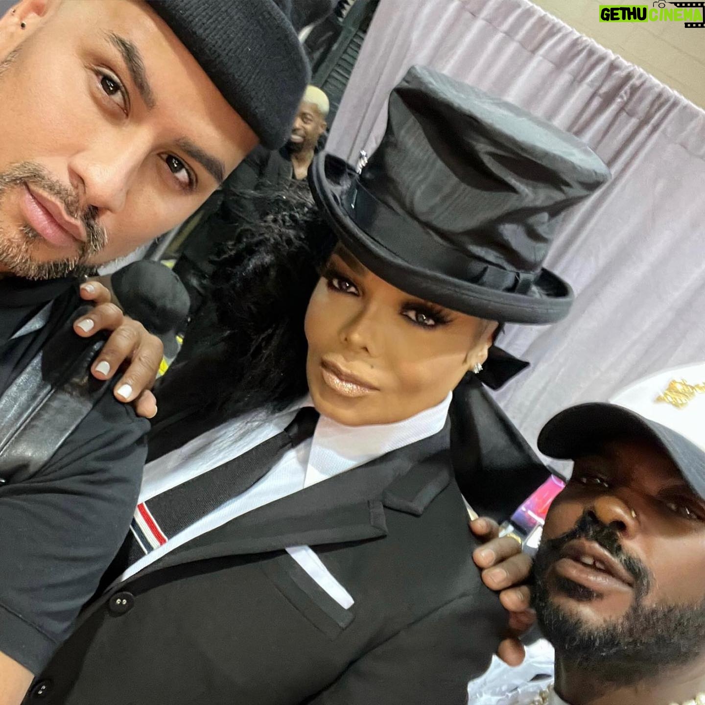 Preston Meneses - 2K Likes - š¤ @janetjackson @larryjarahsims @joeyharrisinc #janetjackson