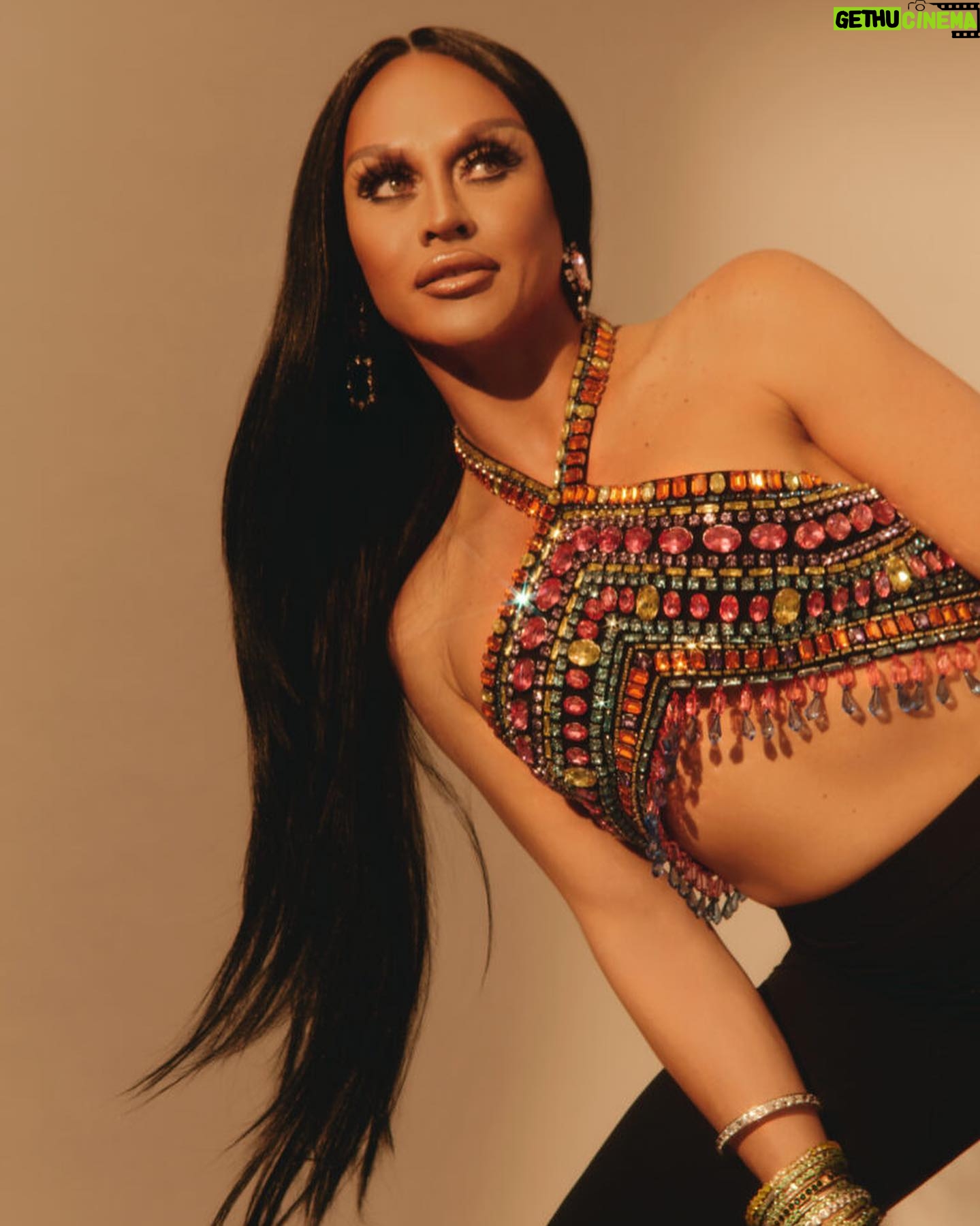 Preston Meneses - 2.6K Likes - New Cover with my sister @sashacolby
For @galore
š·: @raulromo
š : @laurelthomson_style
šš½āāļø: @cassidyblaine90046hair