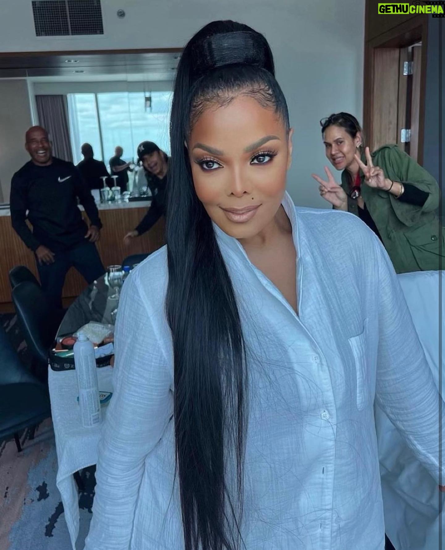 Preston Meneses - 5.5K Likes - @janetjackson #prestonmakeup #showtime