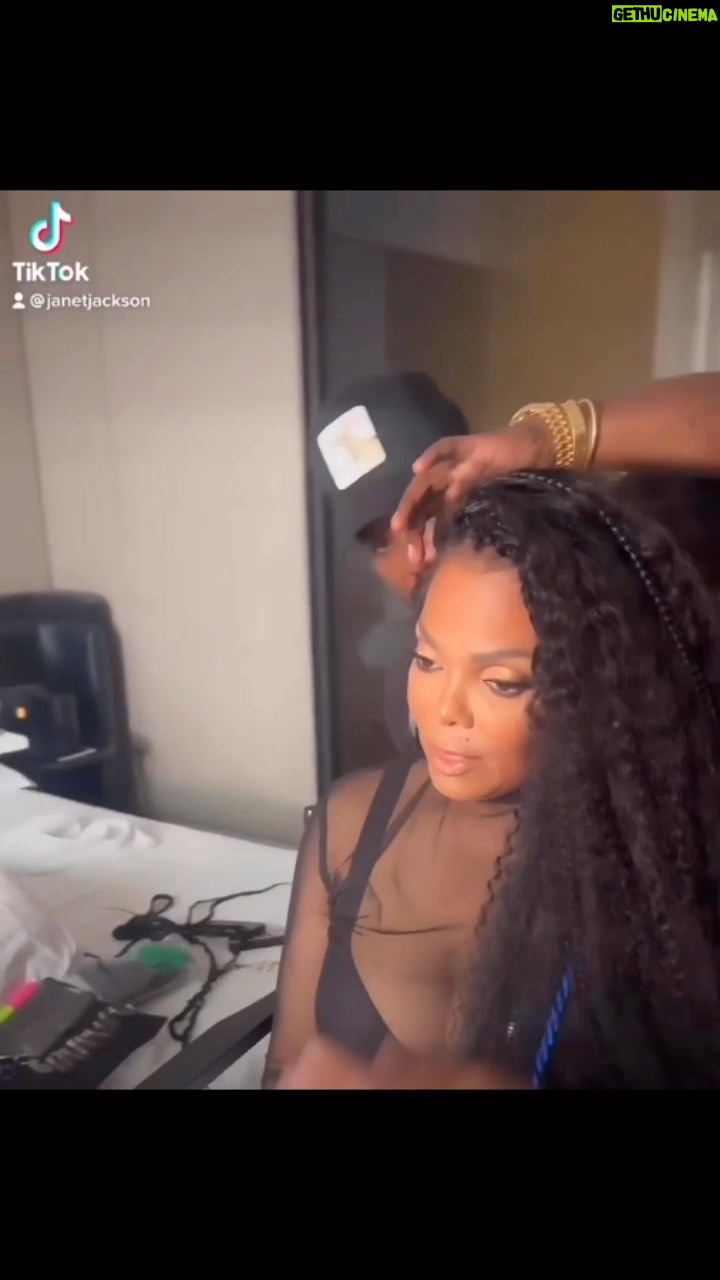 Preston Meneses - 2.5K Likes - Fashion @janetjackson @csiriano #nyfw #makeup #hair