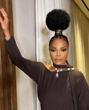 Preston Meneses Instagram - Valentino 🤎 @janetjackson 

MUA-Me
Hair- @rickyfraserhair